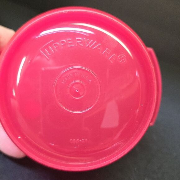 3 Assorted Sized Tupperware Containers - Picture 8 of 11